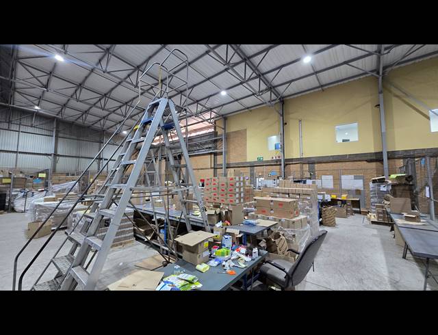 1,600M² WAREHOUSE TO LET IN SPARTAN
